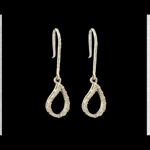 10K white diamond earings